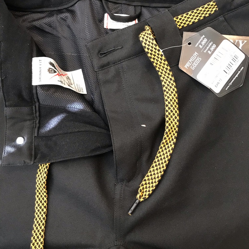 Snowboard pants